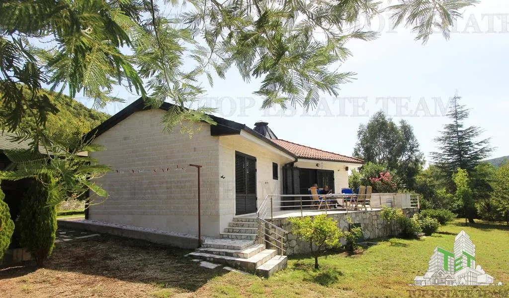 Villa en Venta en Budva, Montenegro - foto 1