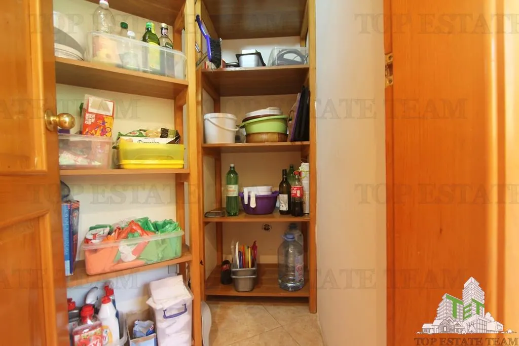 Villa en Venta en Budva, Montenegro - foto 10