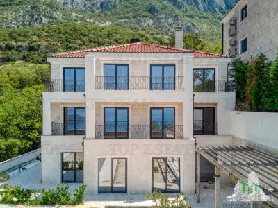 Villa en Venta en Budva, Montenegro - Blizikuce