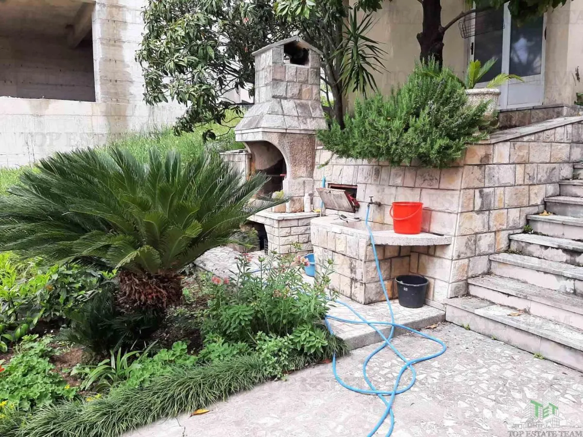Casa de vanzare in Tivat Muntenegru - foto 4
