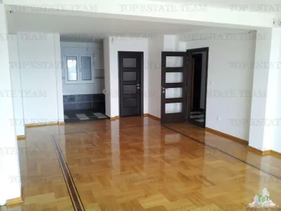 Apartamento en Venta en Budva, Montenegro - foto 4