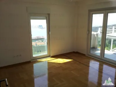 Apartamento en Venta en Budva, Montenegro - foto 5