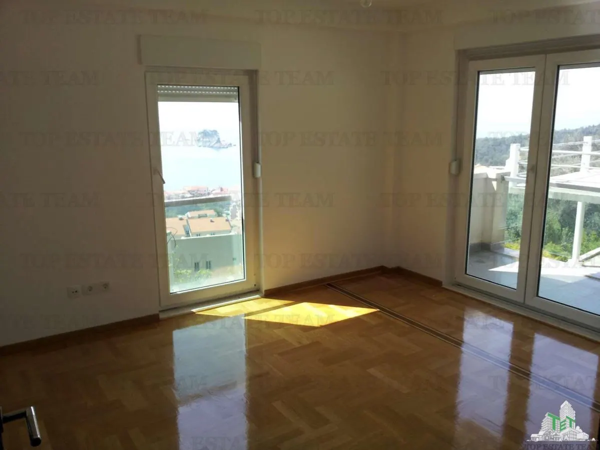 Apartamento en Venta en Budva, Montenegro - foto 5