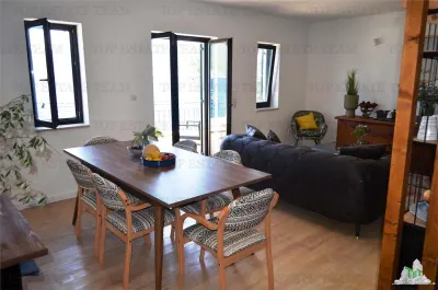 Apartamento en Venta en Tivat, Montenegro - foto 3