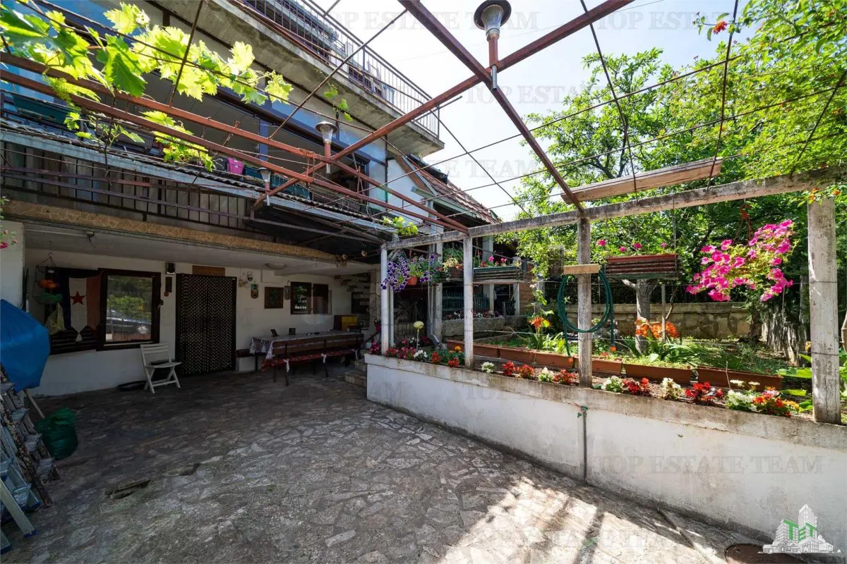 Casa de vanzare in Tivat Muntenegru - foto 2