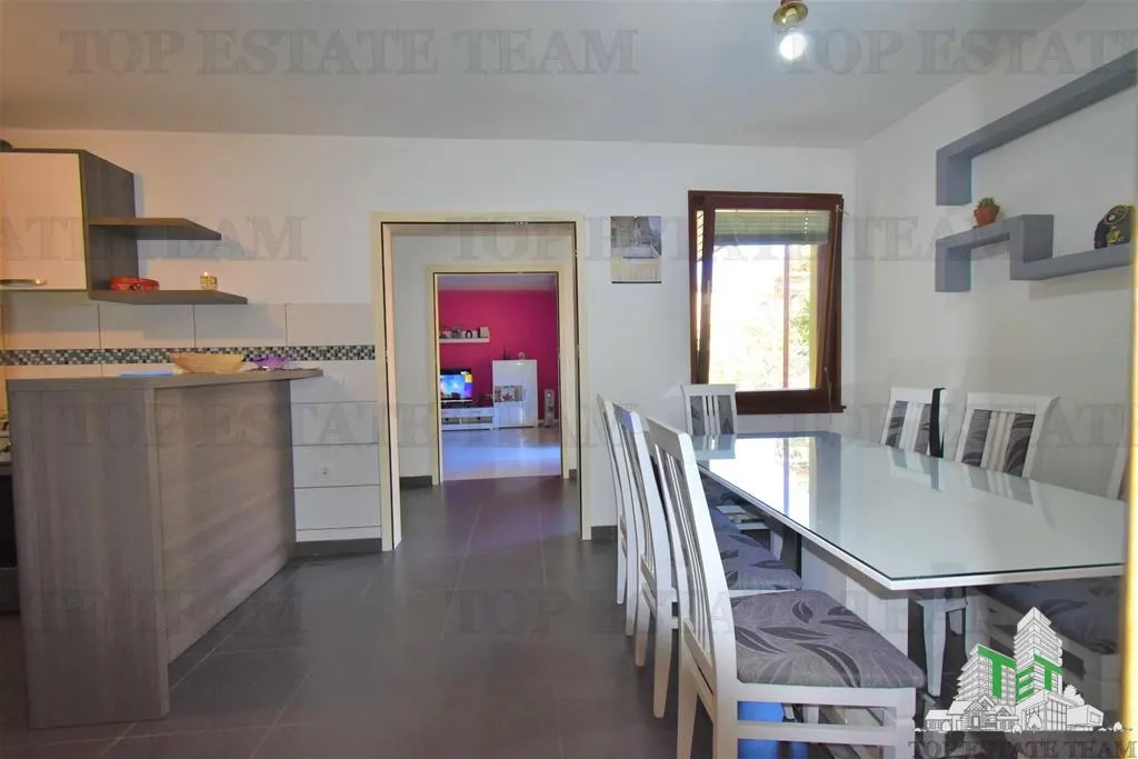 Villa for Sale in Kotor, Montenegro - foto 1