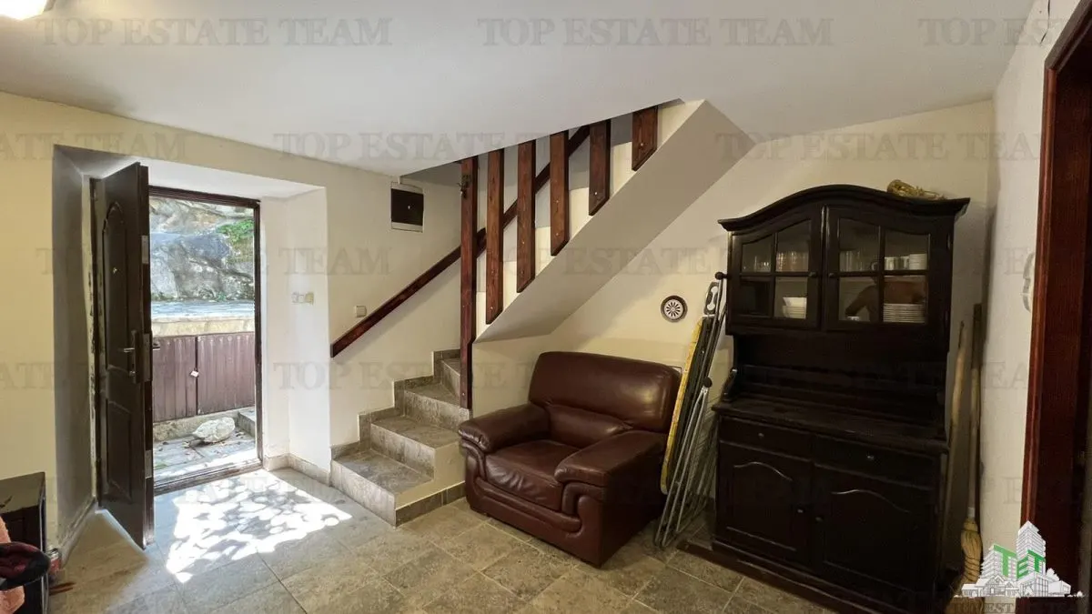 Apartment for Sale in Tivat, Montenegro - foto 4