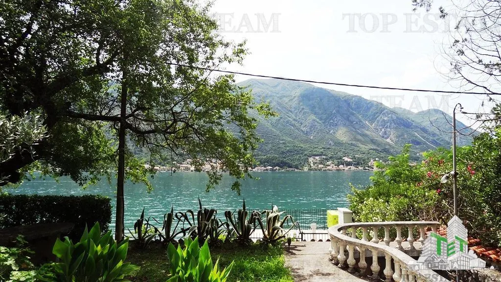 Villa for Sale in Kotor, Montenegro - foto 2