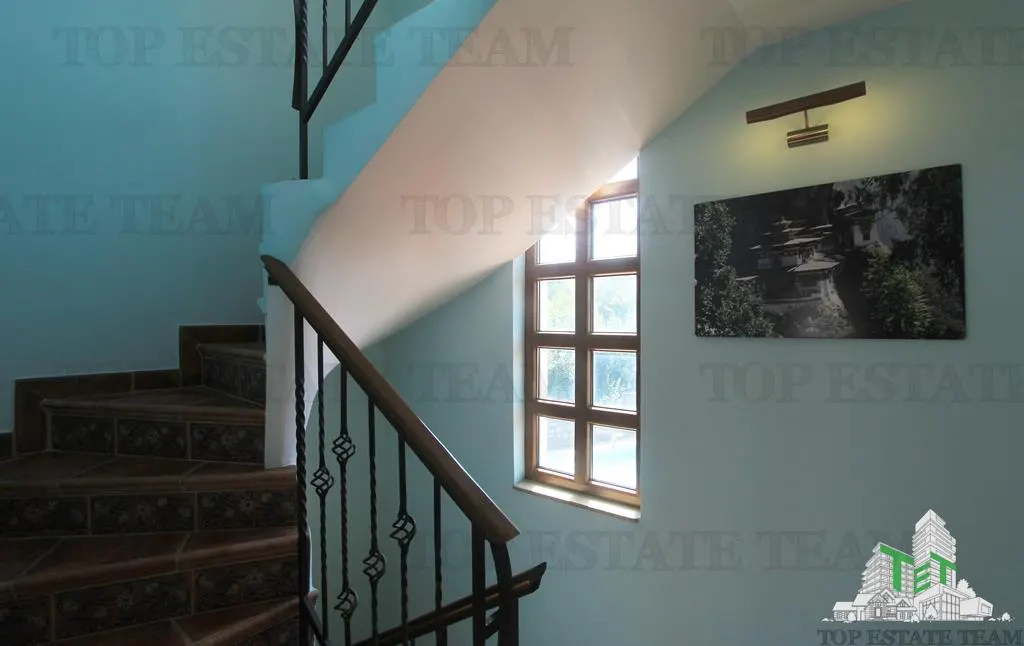 Villa for Sale in Kotor, Montenegro - foto 18