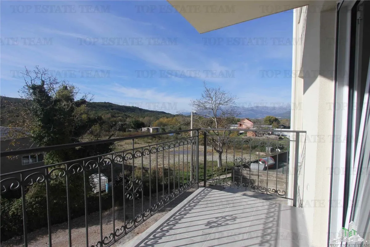 Apartment for Sale in Tivat, Montenegro - foto 7