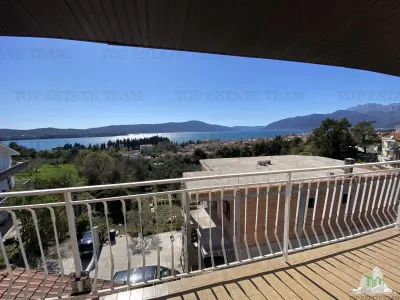 Villa for Sale in Tivat, Montenegro - foto 11