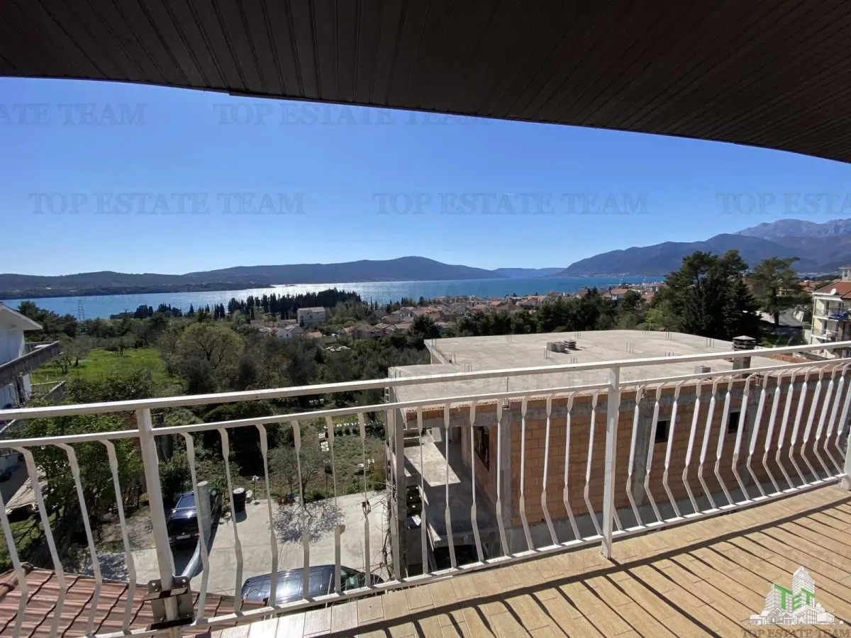 Villa for Sale in Tivat, Montenegro - foto 11