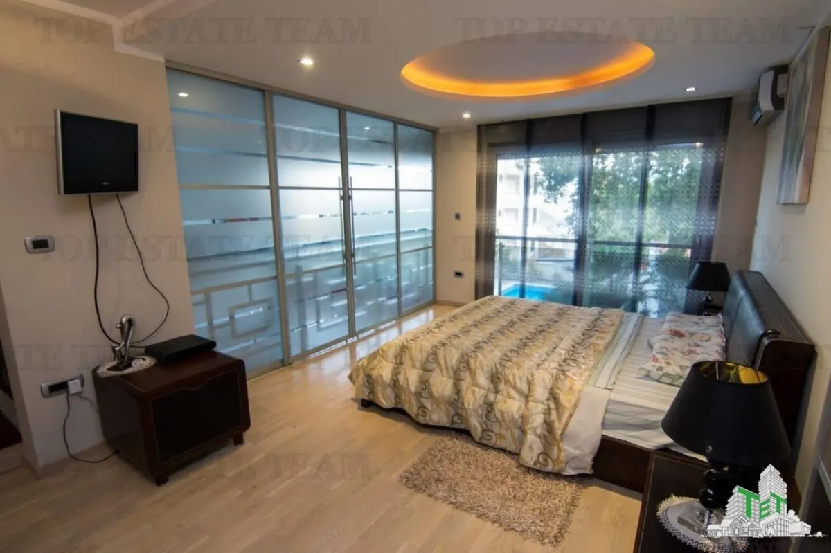 Villa for Sale in Budva, Montenegro - foto 6