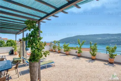 Villa en Venta en Herceg-Novi, Montenegro - Herceg Novi
