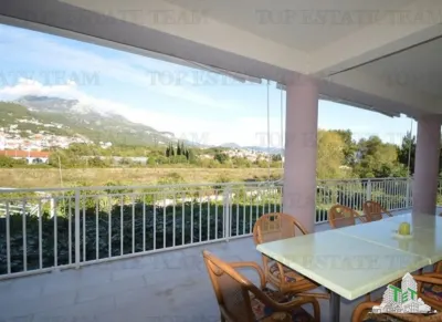 Villa for Sale in Herceg-Novi, Montenegro - foto 2