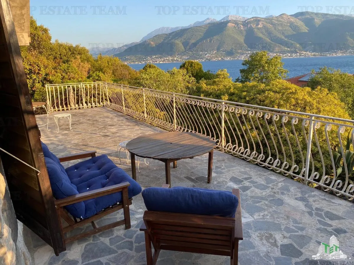 Casa de vanzare in Tivat Muntenegru - foto 2