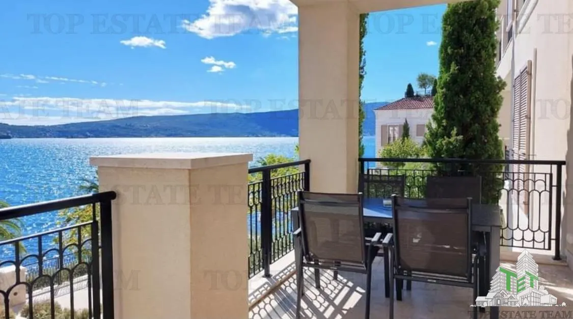 Apartament de vanzare in Tivat Muntenegru - foto 1