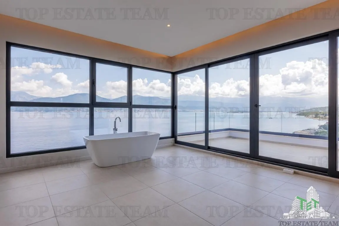 Vila de vanzare in Tivat Muntenegru - foto 1