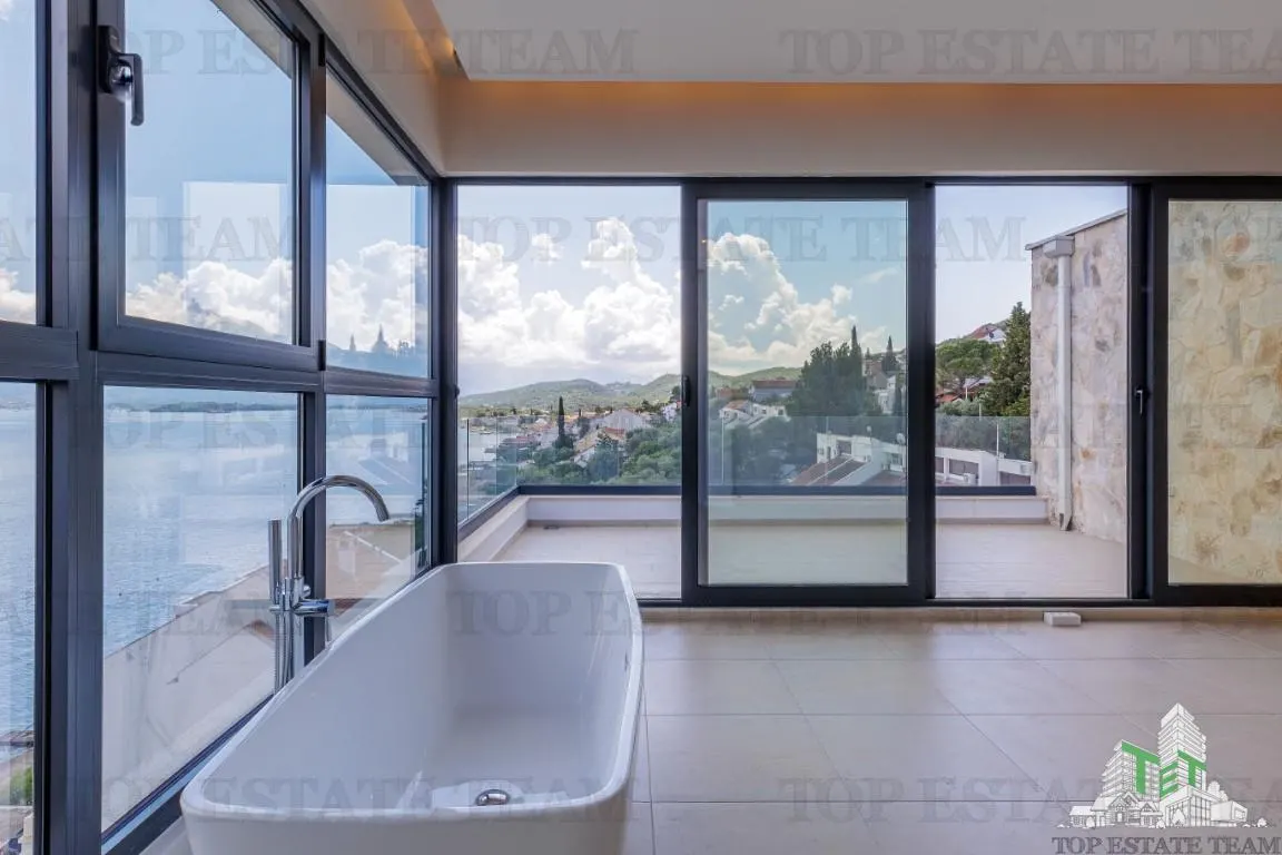 Vila de vanzare in Tivat Muntenegru - foto 2