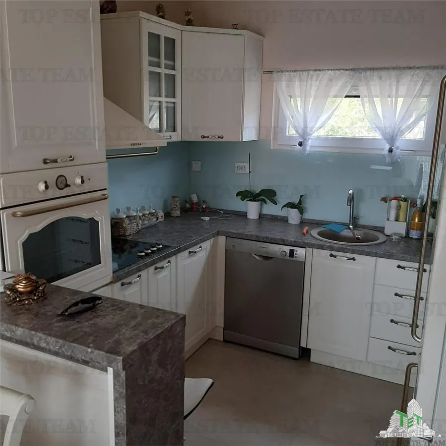 Villa en Venta en Bar, Montenegro - foto 4