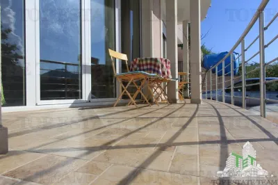 Apartamento en Venta en Tivat, Montenegro - foto 2