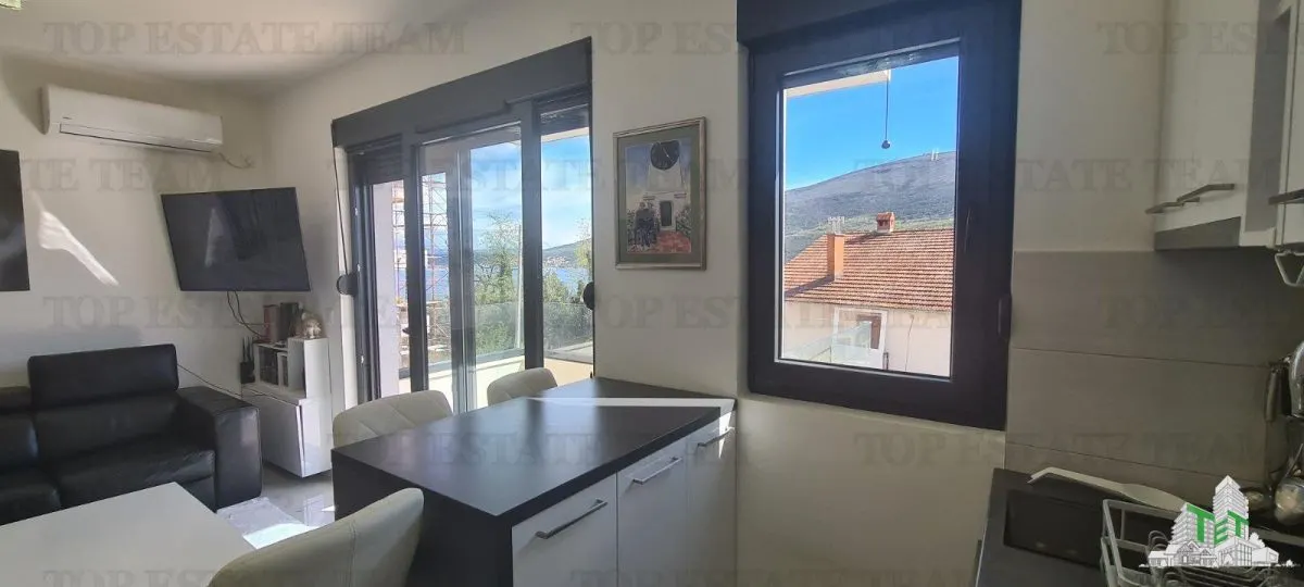 Apartment for Sale in Herceg-Novi, Montenegro - foto 4