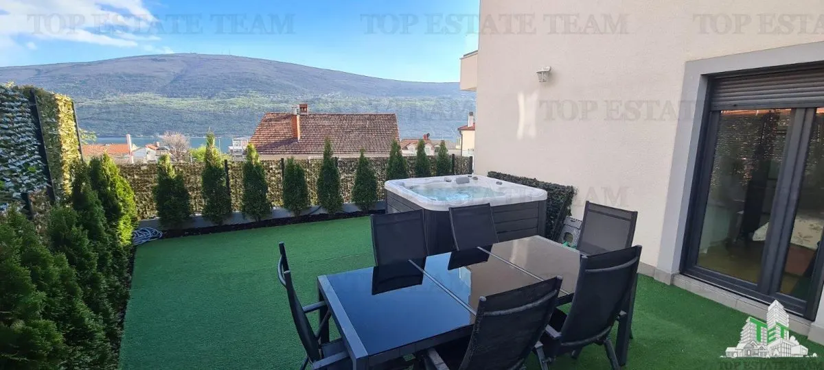 Apartment for Sale in Herceg-Novi, Montenegro - foto 9