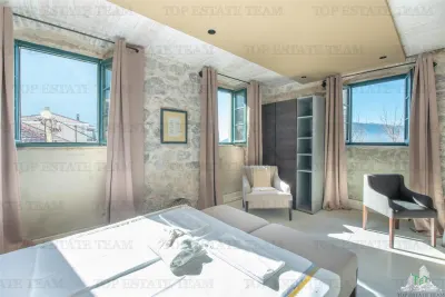 Hotel de vanzare in Kotor Muntenegru - Risan
