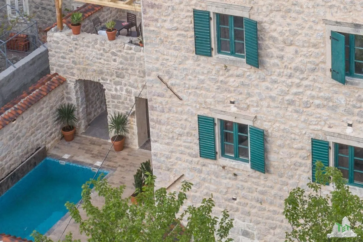 Hotel de vanzare in Kotor Muntenegru - foto 9