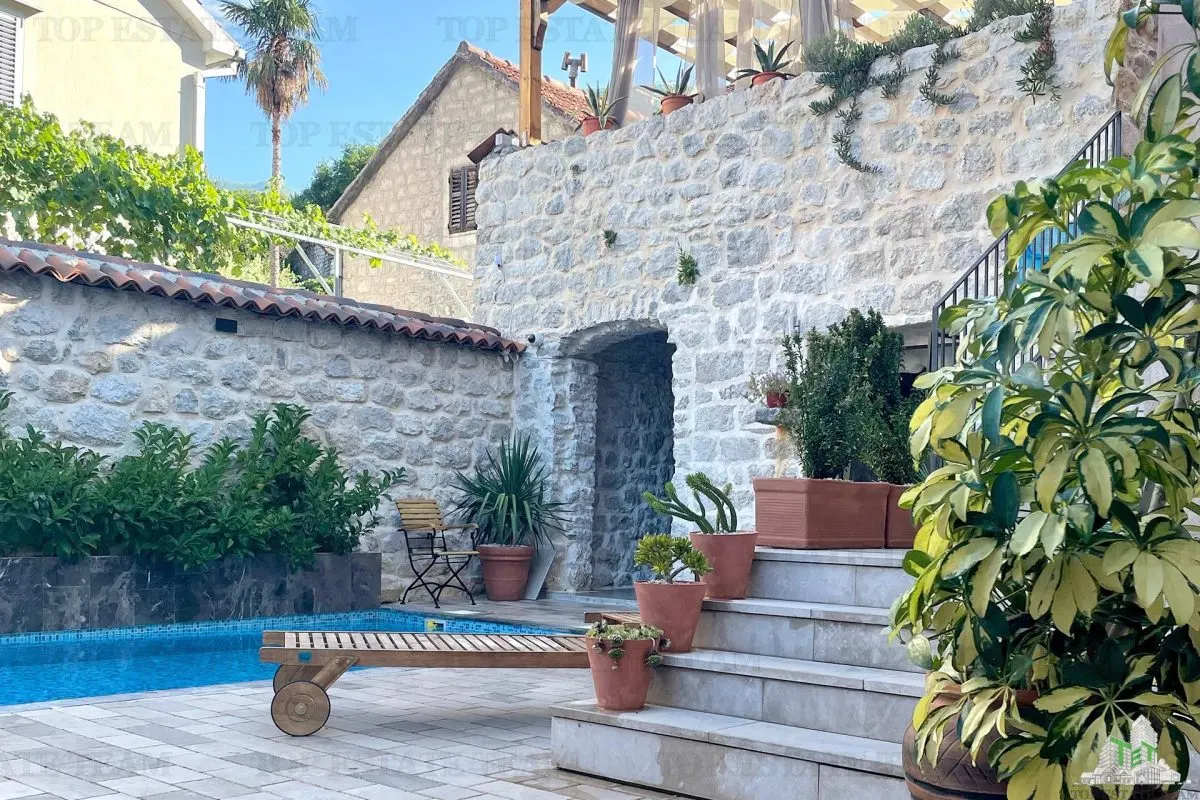 Hotel de vanzare in Kotor Muntenegru - foto 10