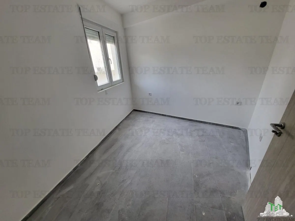 Apartment for Sale in Herceg-Novi, Montenegro - foto 2