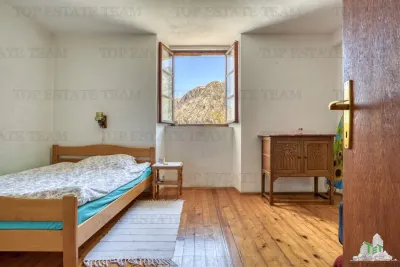 Casa de vanzare in Kotor Muntenegru - foto 12