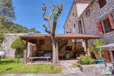 Casa de vanzare in Kotor Muntenegru - foto 4