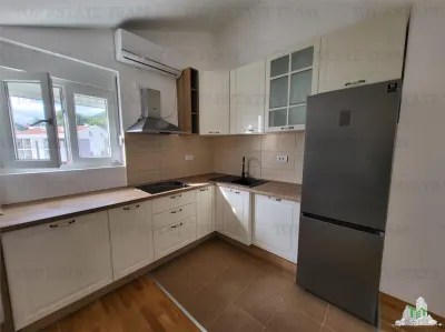Apartament de vanzare in Tivat Muntenegru - foto 4