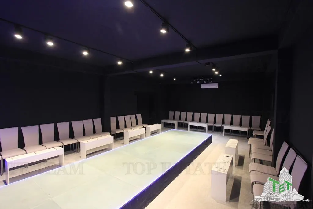 Spatiu comercial de vanzare in Budva Muntenegru - foto 1