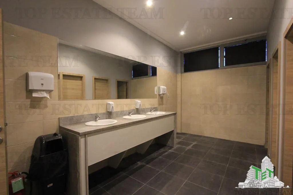 Spatiu comercial de vanzare in Budva Muntenegru - foto 14