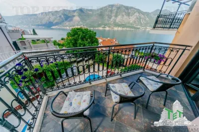 Apartamento en Venta en Kotor, Montenegro - foto 2
