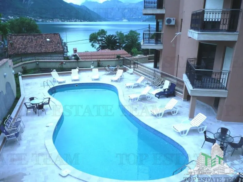 Apartamento en Venta en Kotor, Montenegro - foto 3