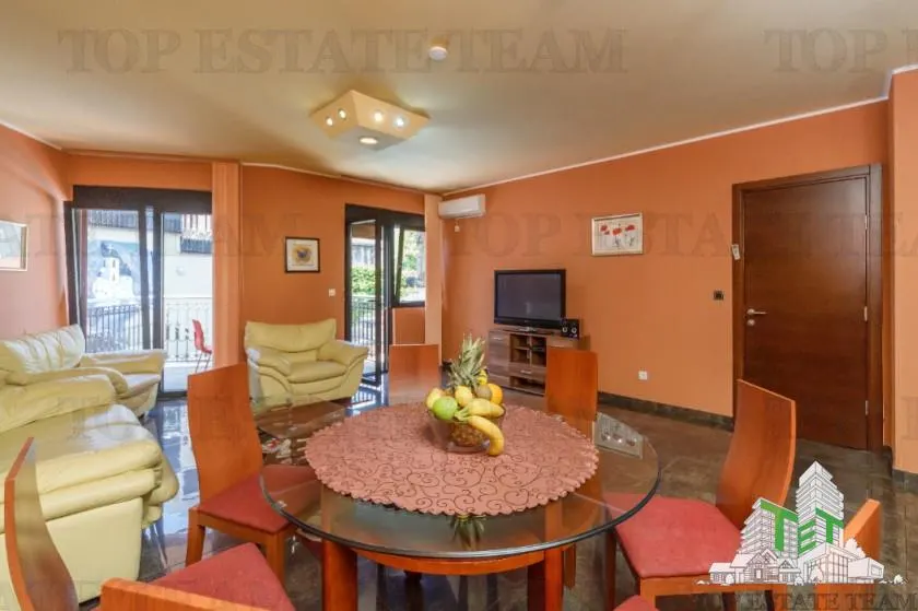 Apartamento en Venta en Kotor, Montenegro - foto 4