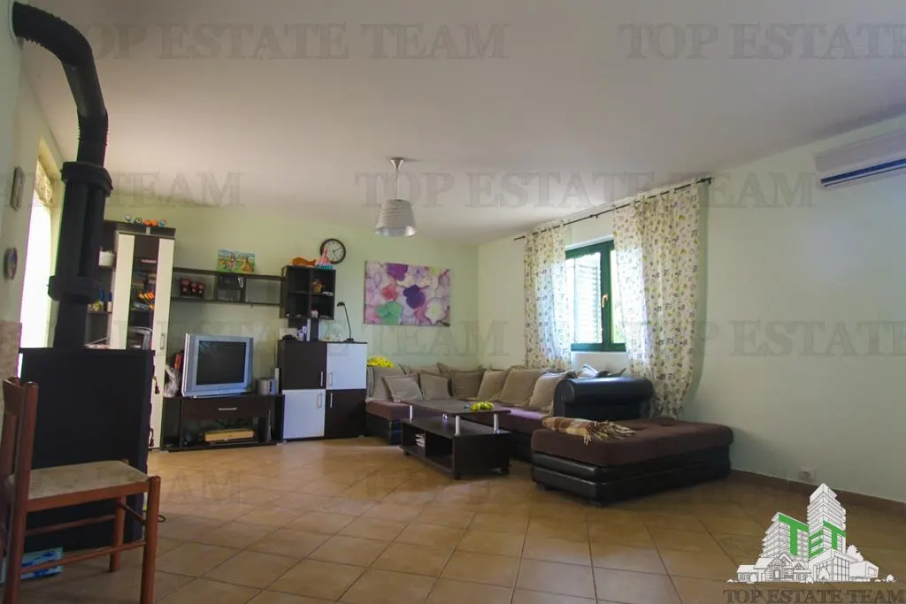 Villa en Venta en Bar, Montenegro - foto 5