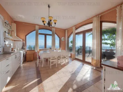 Casa de vanzare in Kotor Muntenegru - foto 2