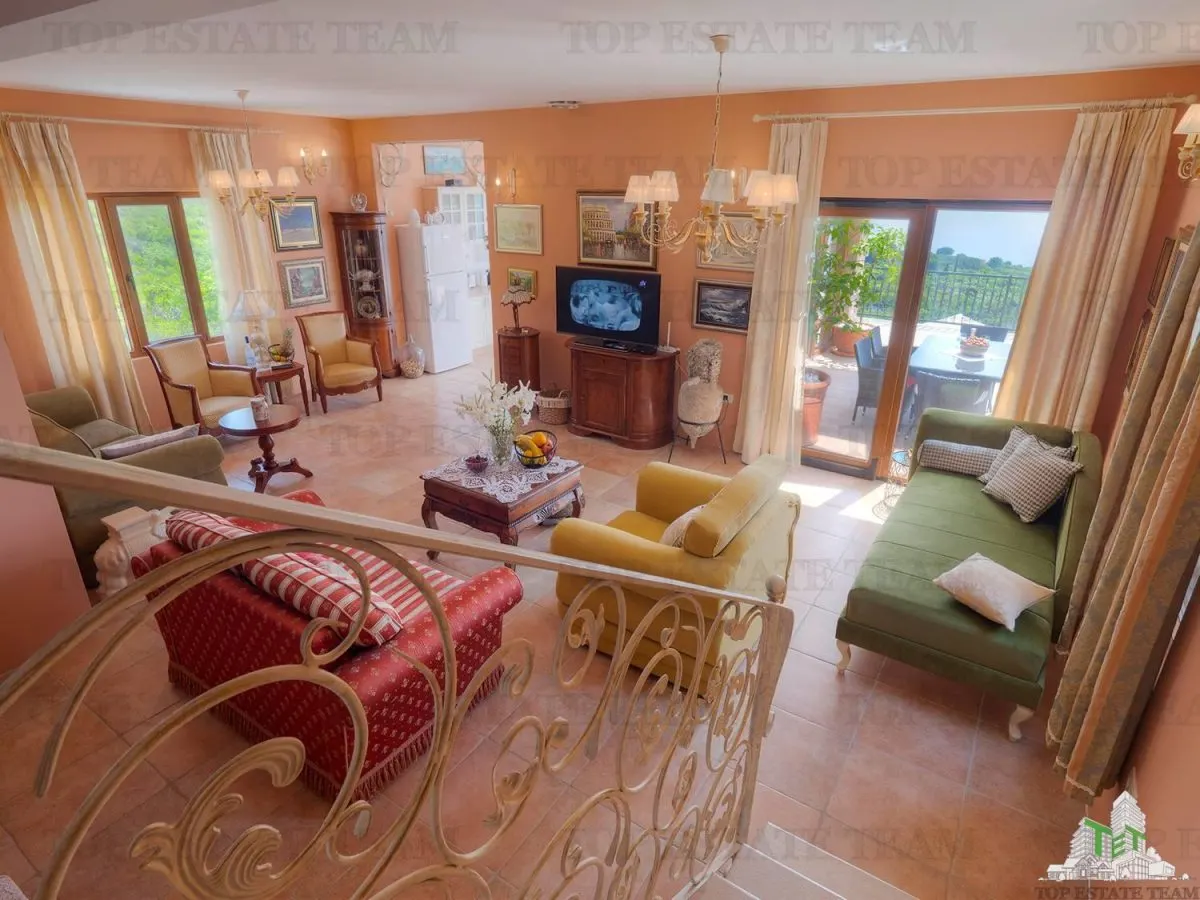 Casa de vanzare in Kotor Muntenegru - foto 4