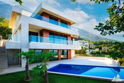Vila de vanzare in Budva Muntenegru - Rezevici