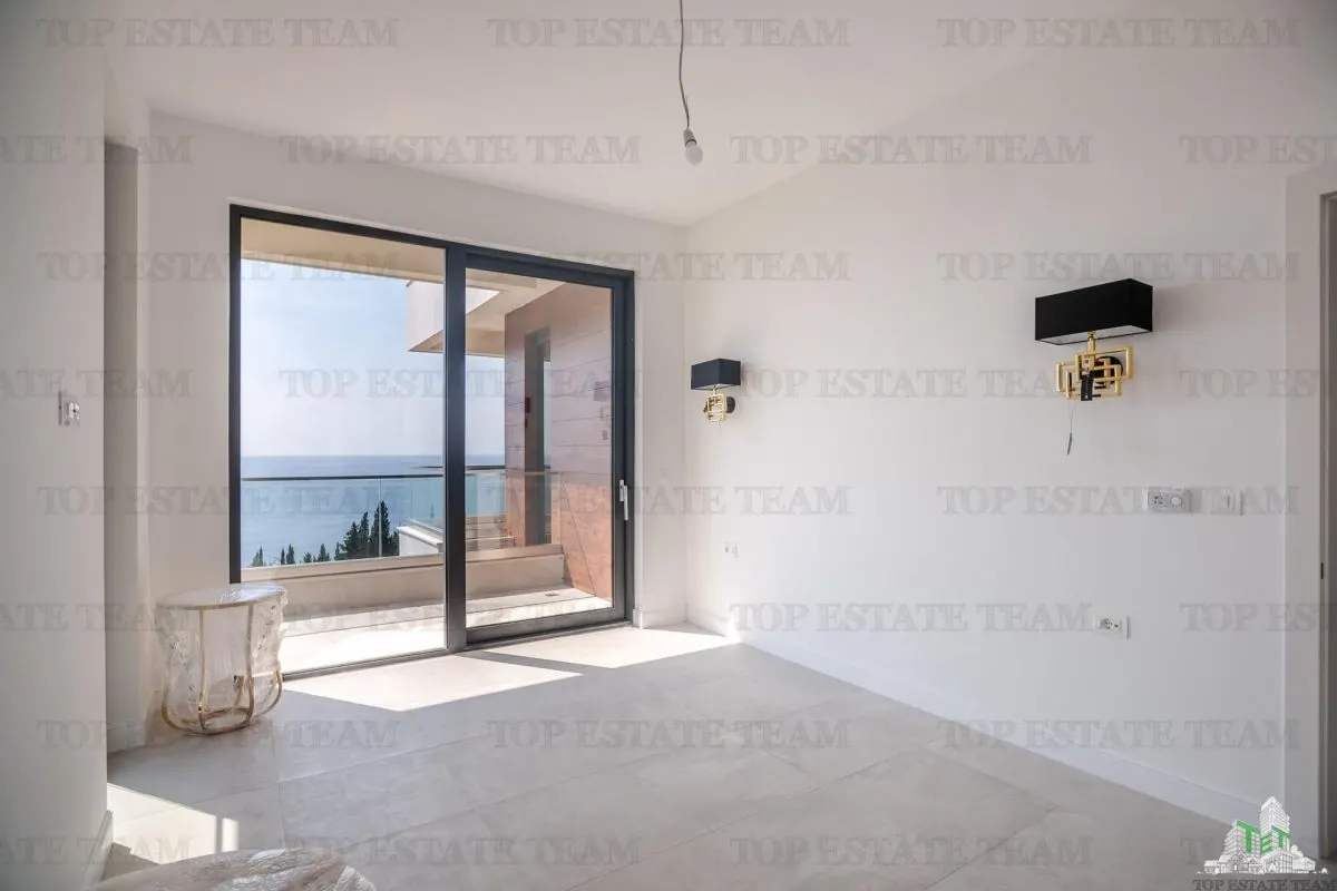Villa en Venta en Budva, Montenegro - foto 8