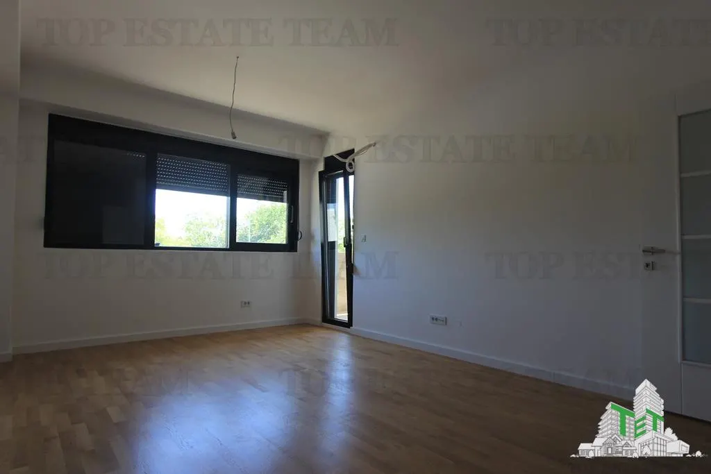 Apartament de vanzare in Tivat Muntenegru - foto 1