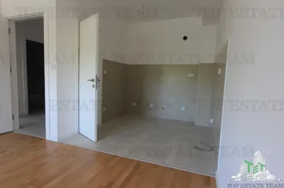 Apartament de vanzare in Tivat Muntenegru - foto 2