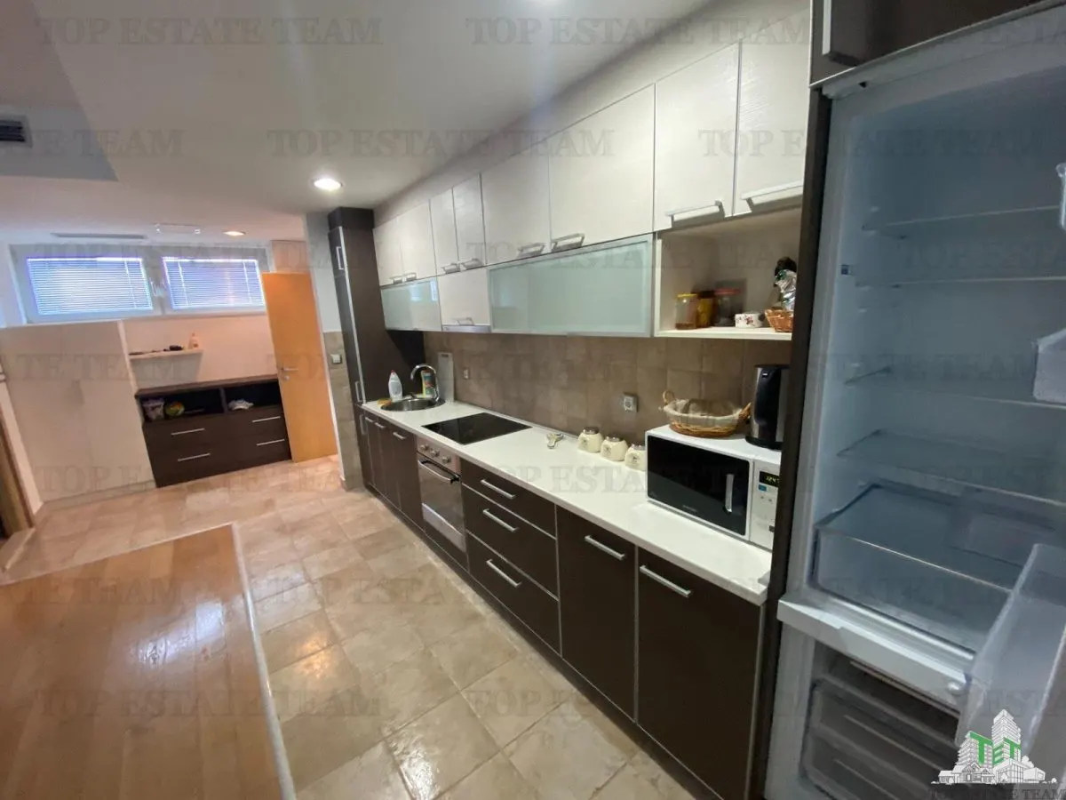 Apartamento en Venta en Kotor, Montenegro - foto 4