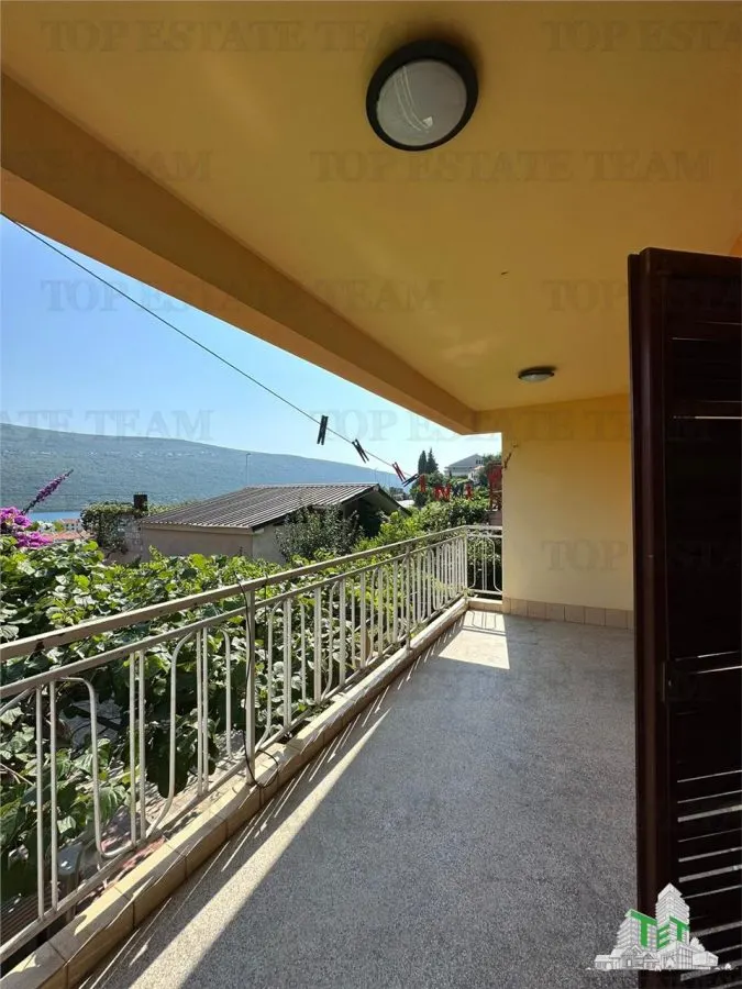 Casa de vanzare in Herceg-Novi Muntenegru - foto 1