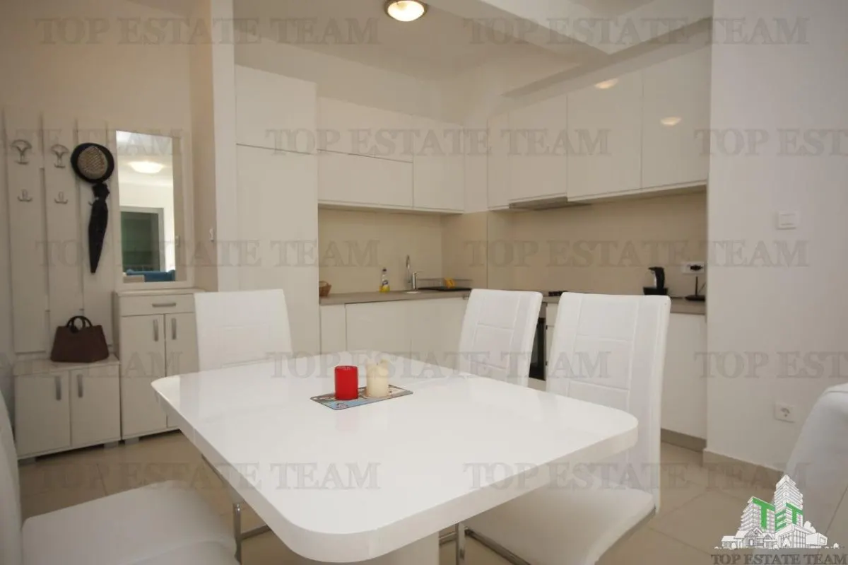 Apartamento en venta en Kotor, Montenegro - foto 4