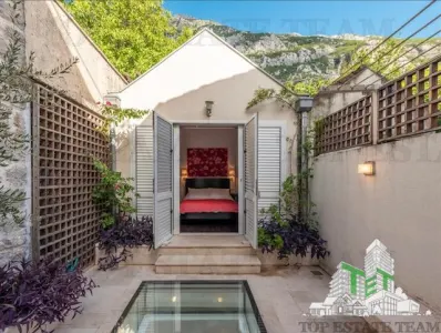 Villa en Venta en Kotor, Montenegro - foto 19